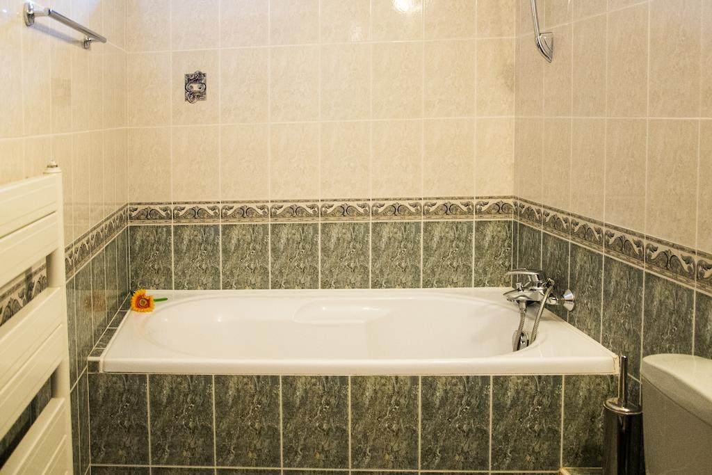 Family Hotel Elegance Arbanasi Exterior photo